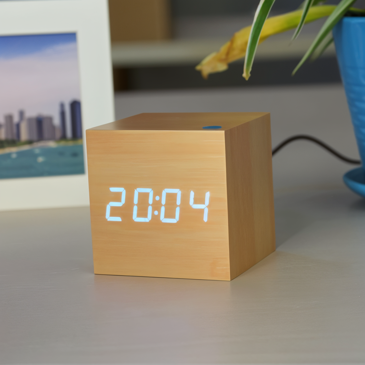 BowLift | Digital LED Clock - Cube Clock - Wooden Clock