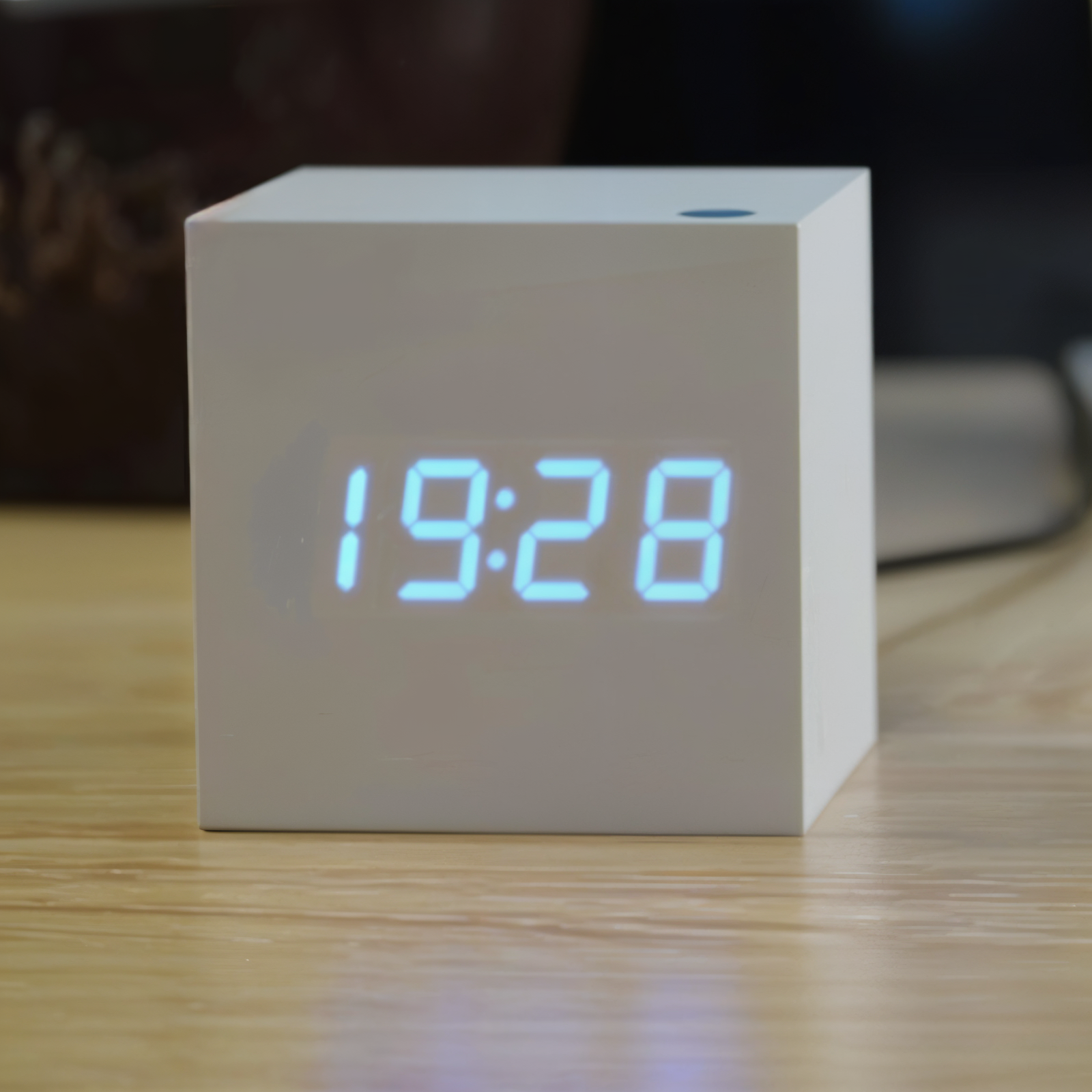 BowLift | Digital LED Clock - Cube Clock - Wooden Clock