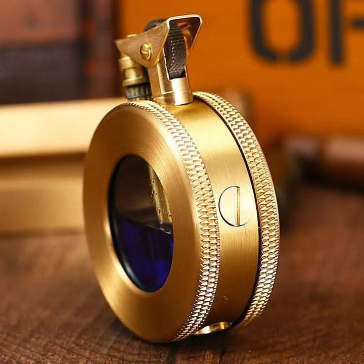 BowLift | Retro storm lighter with sturdy metal housing