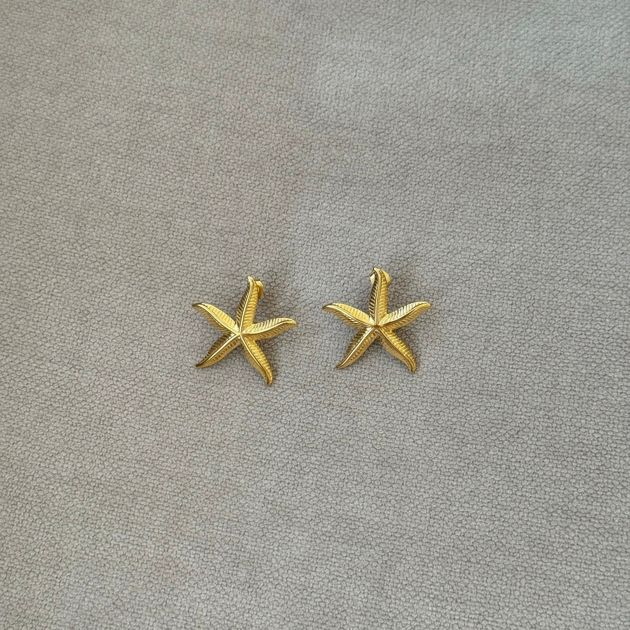 BowLift | Golden Starfish Earrings – A maritime touch for your style