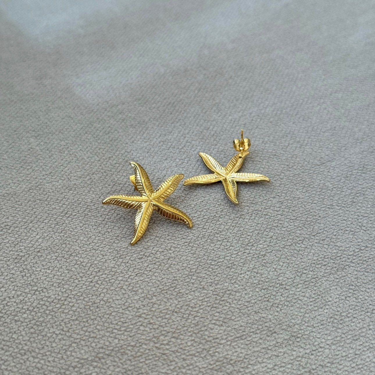 BowLift | Golden Starfish Earrings – A maritime touch for your style