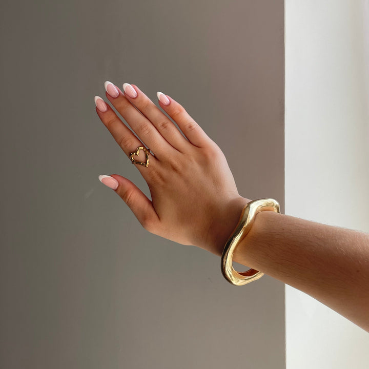 BowLift | Elegant Open Gold Bracelet – Stylish Highlight for Your Look