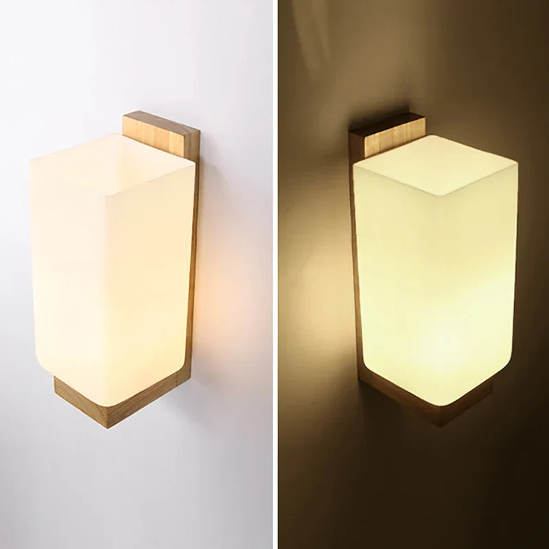 Japanese wall lamp made of wood for bedroom – Minimalist lamp with natural lighting | Bowlift