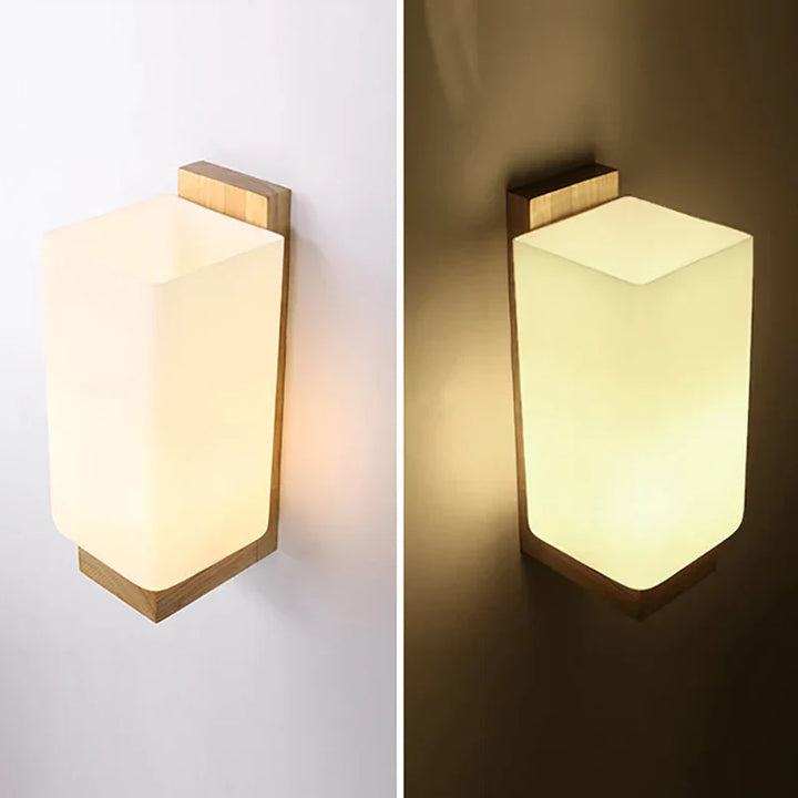 Japanese wall lamp made of wood for bedroom – Minimalist lamp with natural lighting | Bowlift