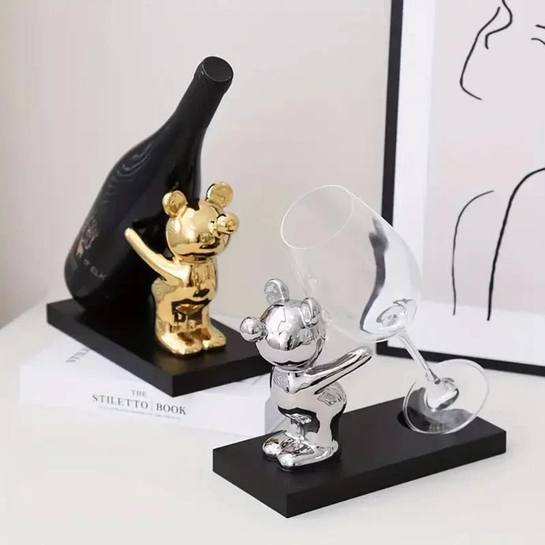 BowLift | Playful ceramic wine rack in bear design for stylish bottle storage