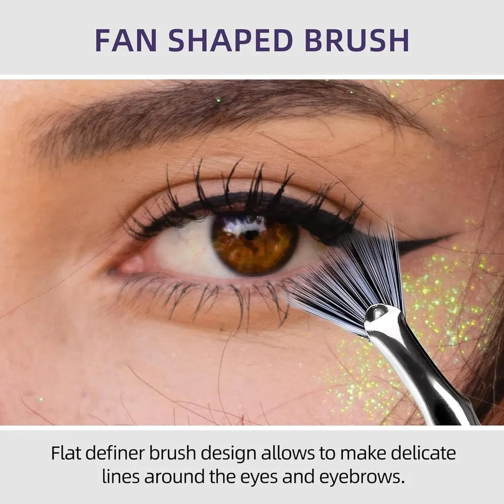 BowLift |  I Folding Eyelash Brush with Angled Head – Perfect for Hectic Mornings