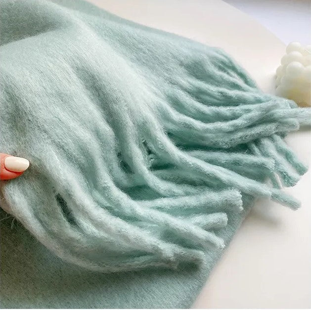 FrostSoft Scarf – Luxury Warmth for the Winter Months Bowlift