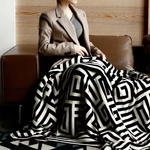 BowLift | Labyrinthine Geometric Jacquard Throw Blanket