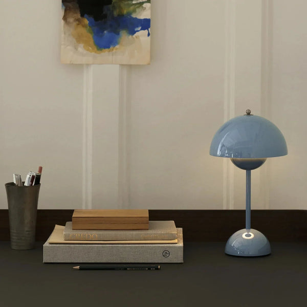 BowLift | Designer LED Table Lamp with Aurora Effect
