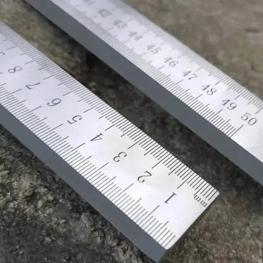 BowLift | Ruler made of hardened steel – used as an emergency tool