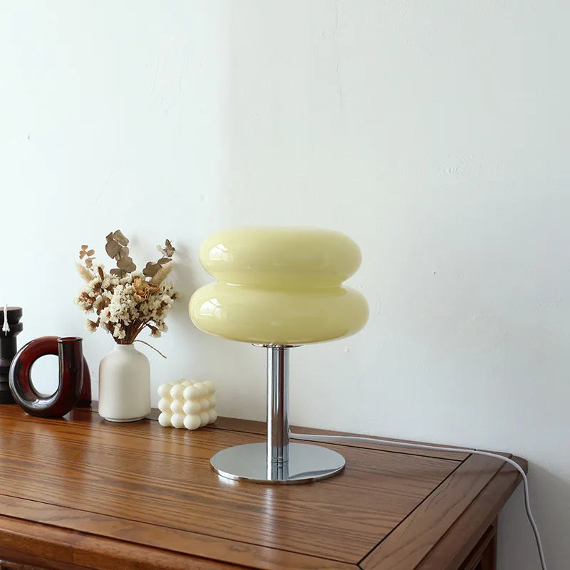 BowLift | Luxury and subtle table lamp with elegant finish