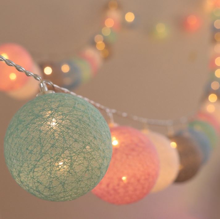 Cheerful Cotton Light Ball Garland - LumiBall | Bowlift