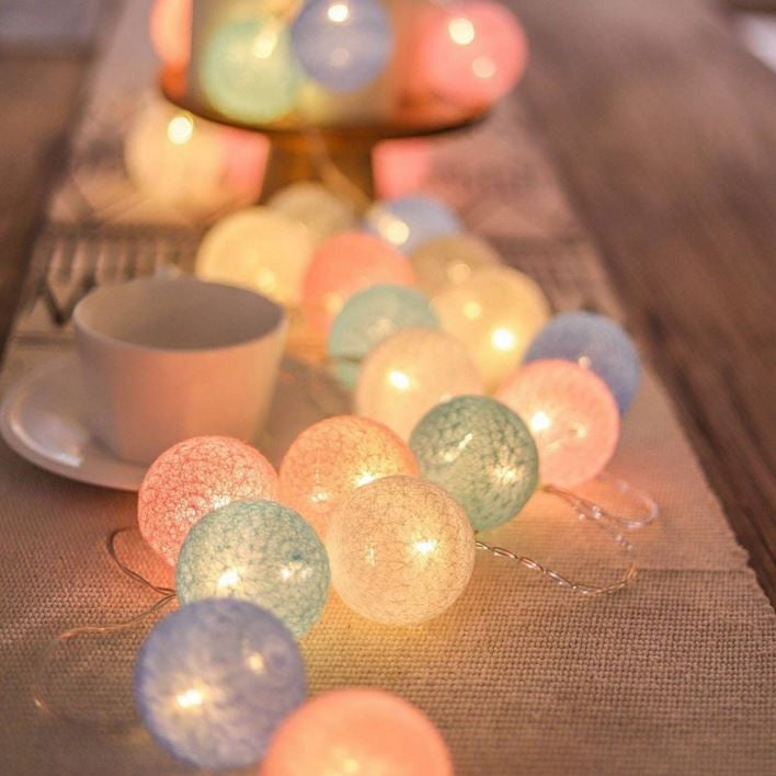 Cheerful Cotton Light Ball Garland - LumiBall | Bowlift