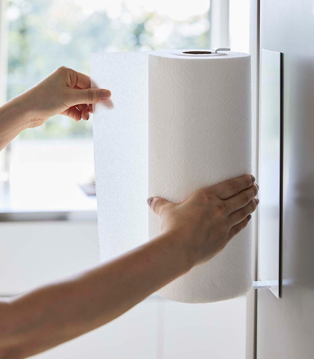 BowLift | Magnetic Paper Towel Holder - Steel