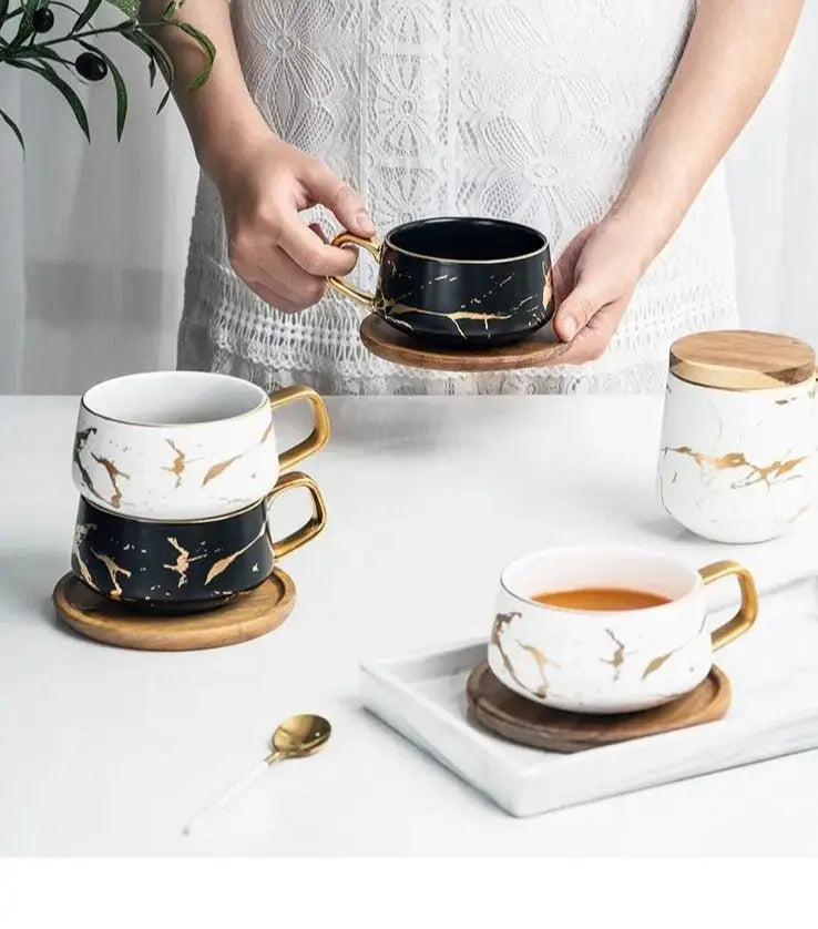 BowLift | Marble Pattern Coffee Mug with Gold Decoration