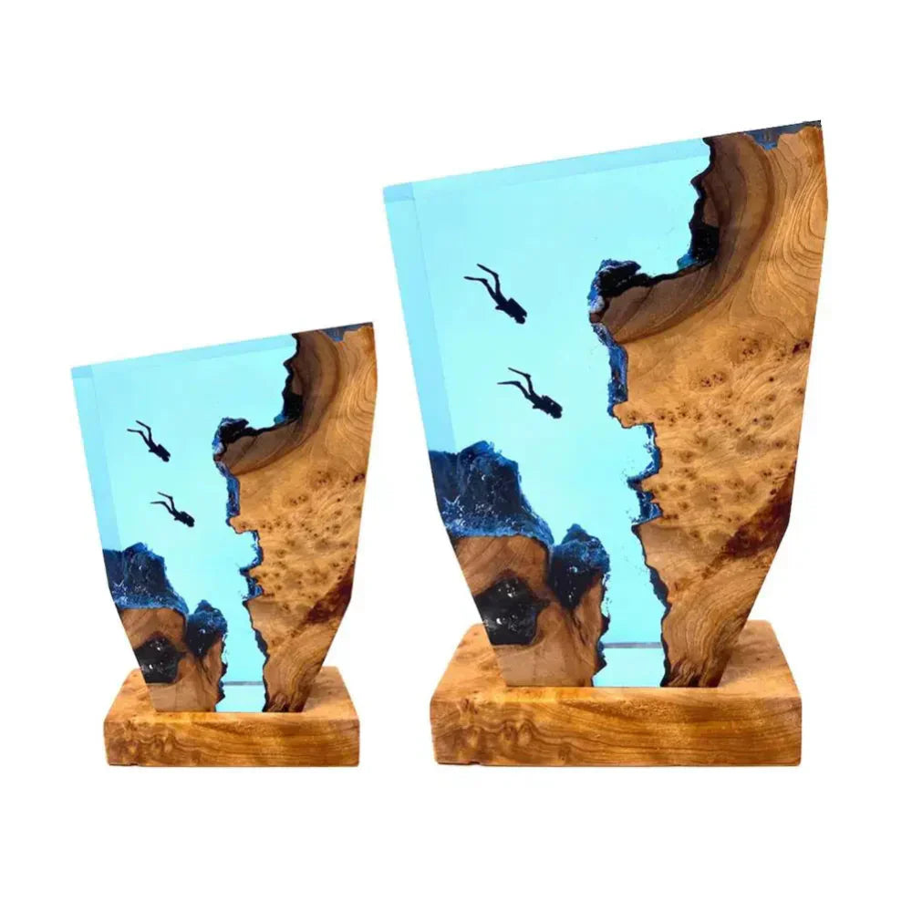 BowLift | Marideep – Deep Sea Diver Table Lamp with Wooden Base & Ambient Lighting