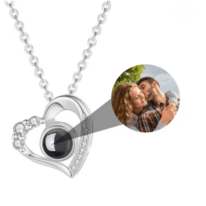 BowLift | Photo projection chain with heart pendant and engraving