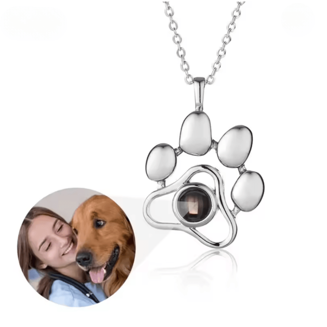 BowLift | Photo projection chain with heart pendant and engraving
