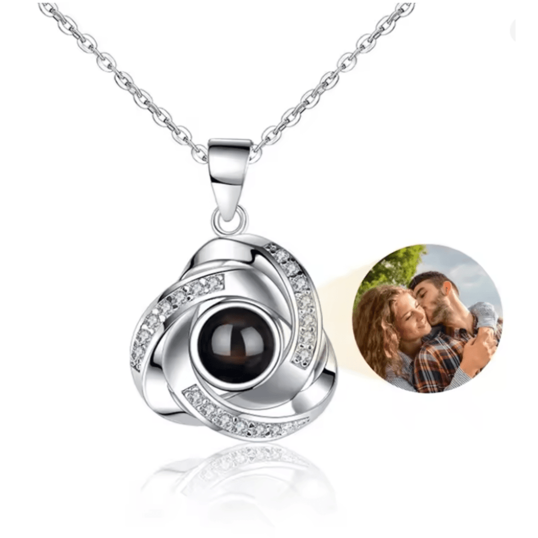 BowLift | Photo projection chain with heart pendant and engraving