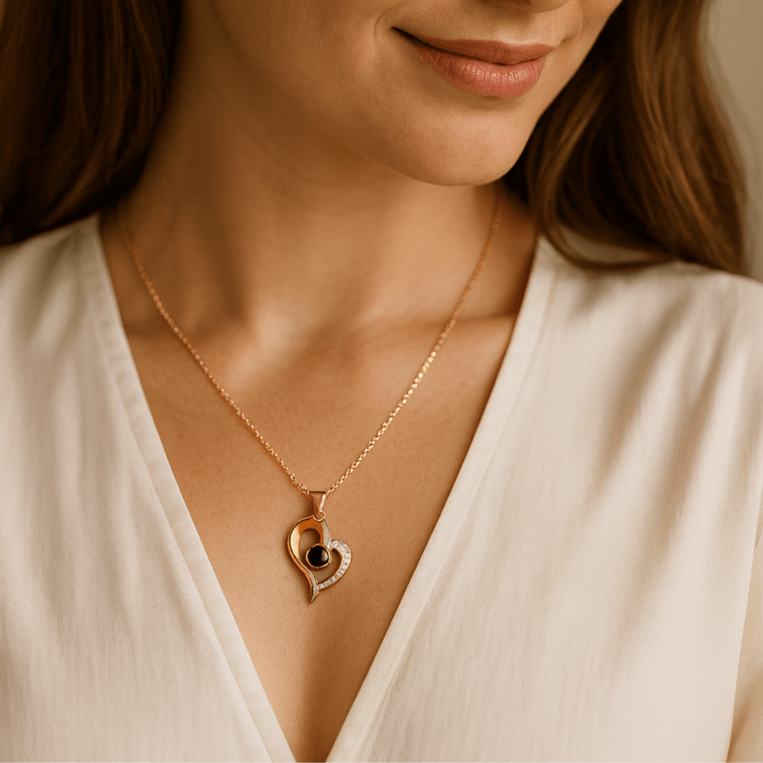 BowLift | Photo projection chain with heart pendant and engraving