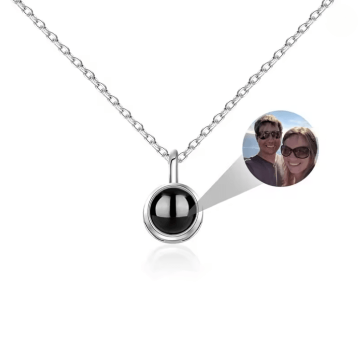 BowLift | Photo projection chain with heart pendant and engraving