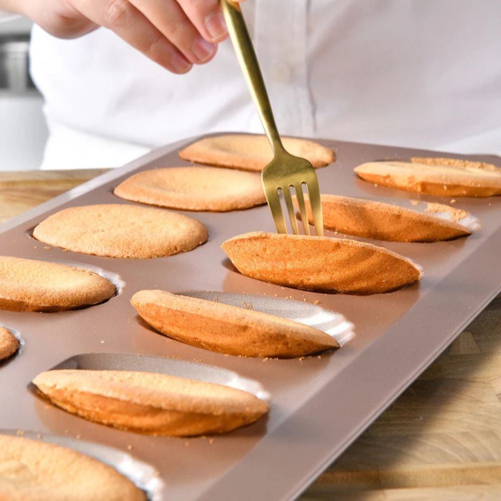 BowLift | Mini Bake Shell Cake Mold Tray Pan