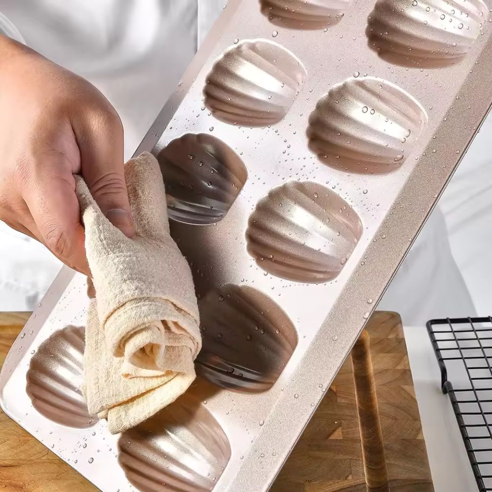 BowLift | Mini Bake Shell Cake Mold Tray Pan