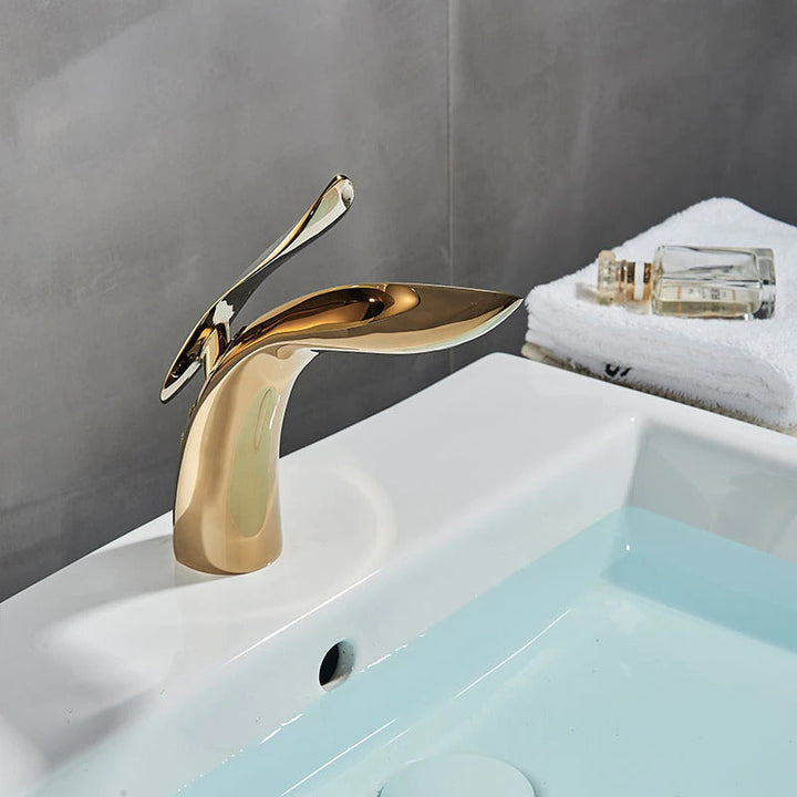 BowLift | Luxurious modern bathroom faucet