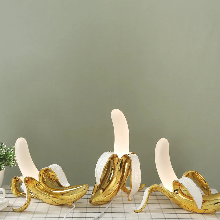 BowLift | Fashionable lamp in the shape of a banana providing fun lighting