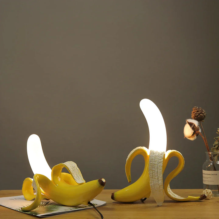 BowLift | Fashionable lamp in the shape of a banana providing fun lighting