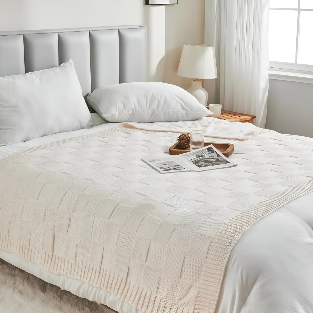 BowLift | Loomvera Plaid | Knitted Blanket Black-White | Soft & Skin-friendly | For All Seasons