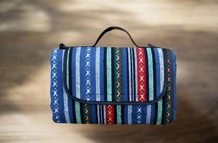 BowLift | Waterproof picnic blanket with ethnic design for camping & outings