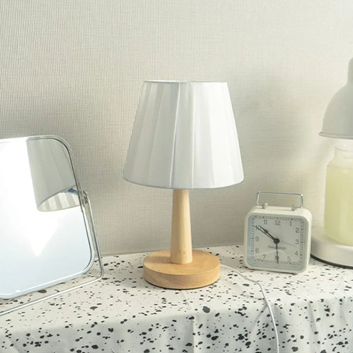 BowLift | Pleated Nightstand Lamp