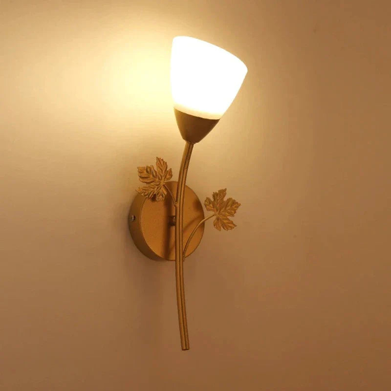 Requirements wall lamp in vintage style with leaf motif – LED lamp for hallway & living room | Bowlift