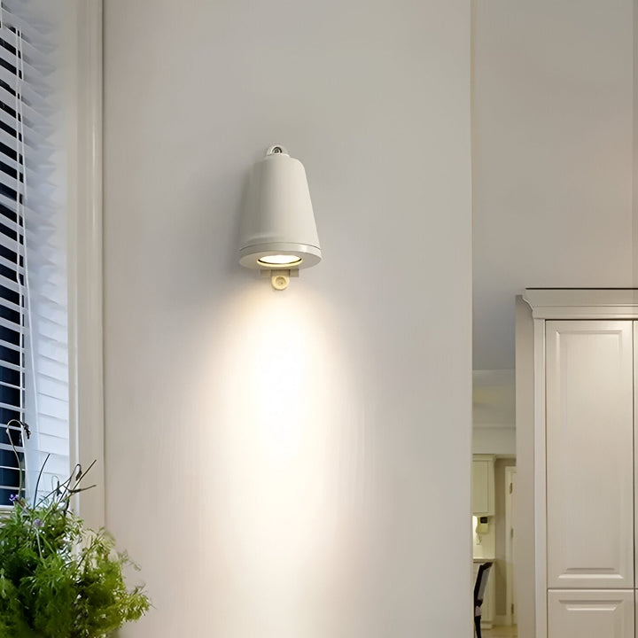 BowLift | Minimalistic LED Outdoor Wall Lamp