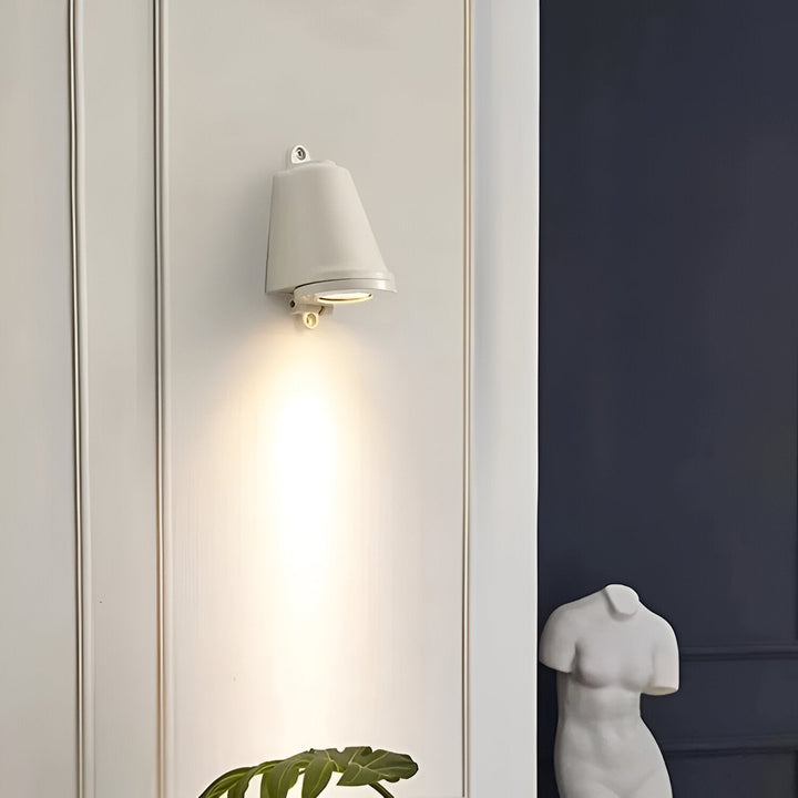 BowLift | Minimalistic LED Outdoor Wall Lamp