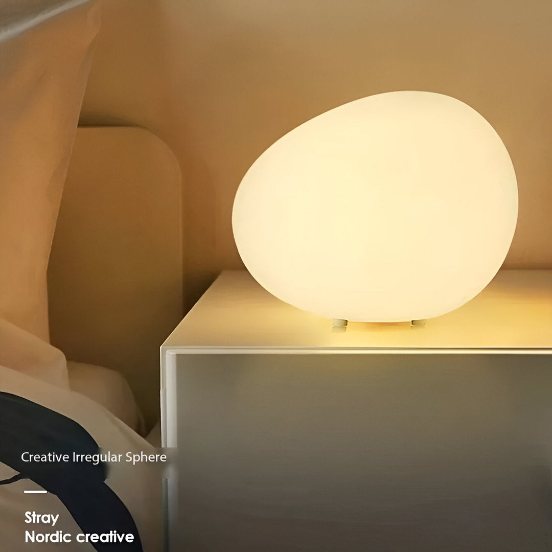 BowLift | Round Metal Table Lamp in Scandinavian Design