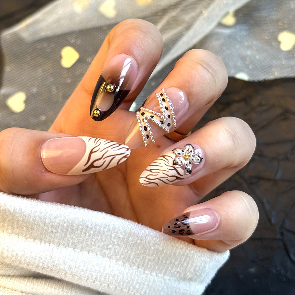 Artistic Press-On Nail Collection Bowlift