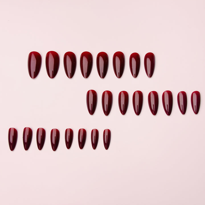 Artificial nails with shiny stiletto design Bowlift