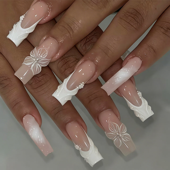 Elegant Floral Press-On Nail Art Bowlift