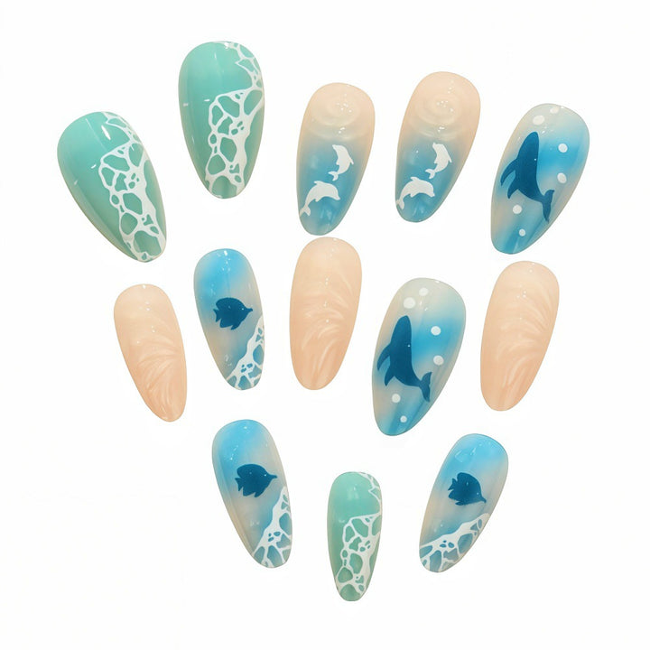 Underwater-themed art nails Bowlift