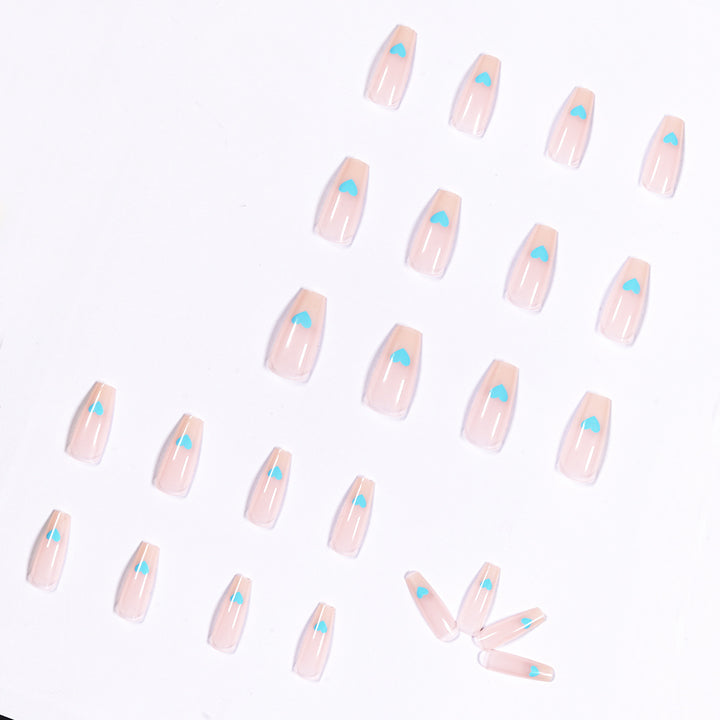 Artful nail art with heart motifs Bowlift
