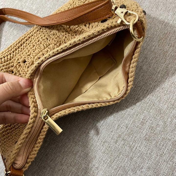 Fashionable crossbody bag with embroidery Bowlift