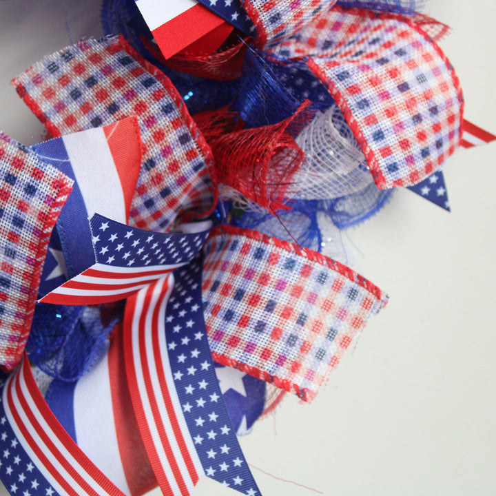 Unisex handmade patriotic door wreath with ribbon, star pattern and decorative net bow Bowlift