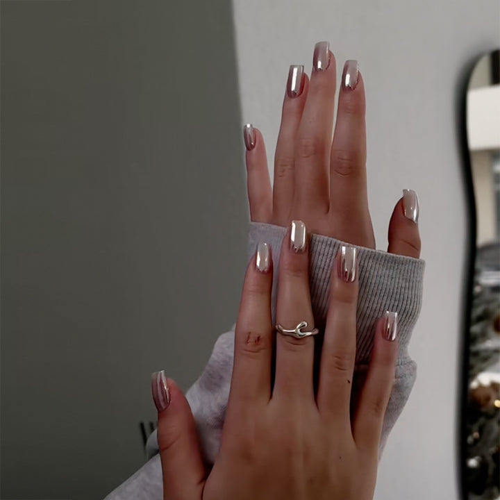 Elegant Heart-Designed Press-On Nail Tips Bowlift