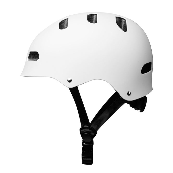 Skate helmet with advanced ventilation technology Bowlift