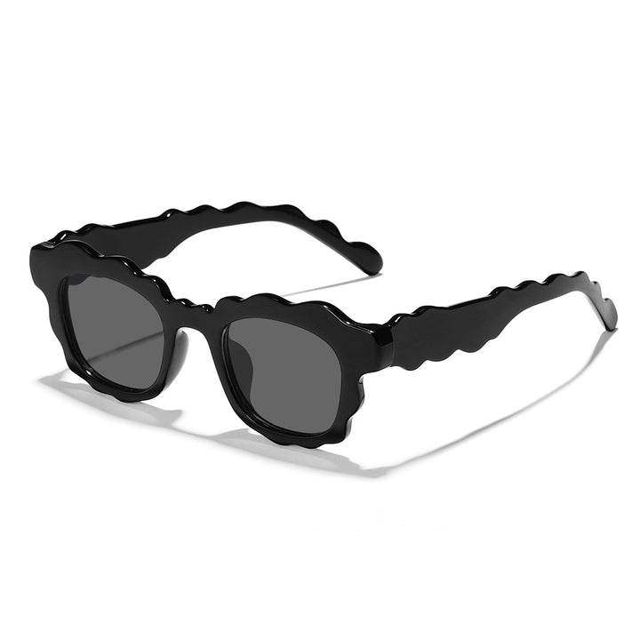 Women's eye-catching sunglasses in creatively designed cloud frame Bowlift