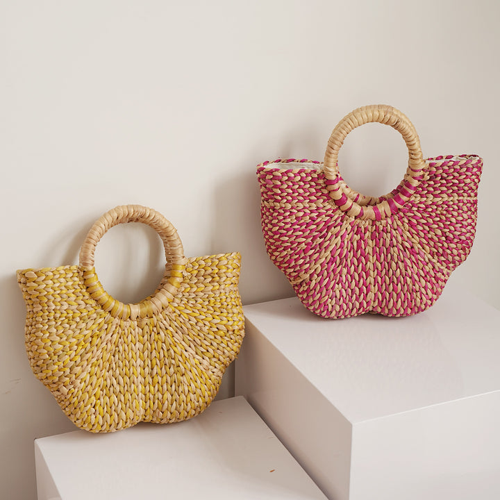 Handmade beach bag made of braided seagrass Bowlift
