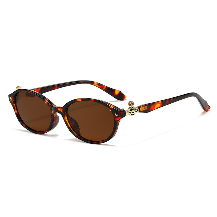 Women's fashionable optical glasses in elegant oval design with golden accents Bowlift