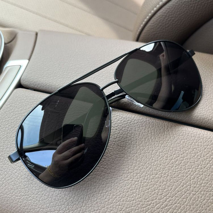 Stylish Aviator Sunglasses with Enhanced UV Protection Bowlift